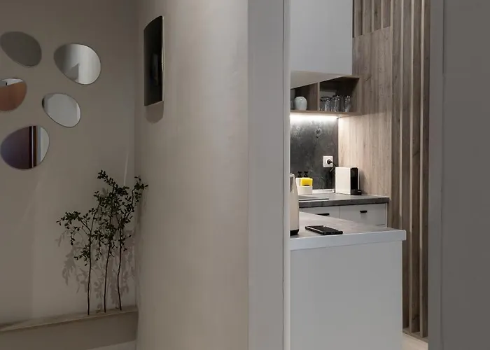 Urban Hub - Downtown - Balcony - 200mbps - Netflix - Ac Lägenhet *