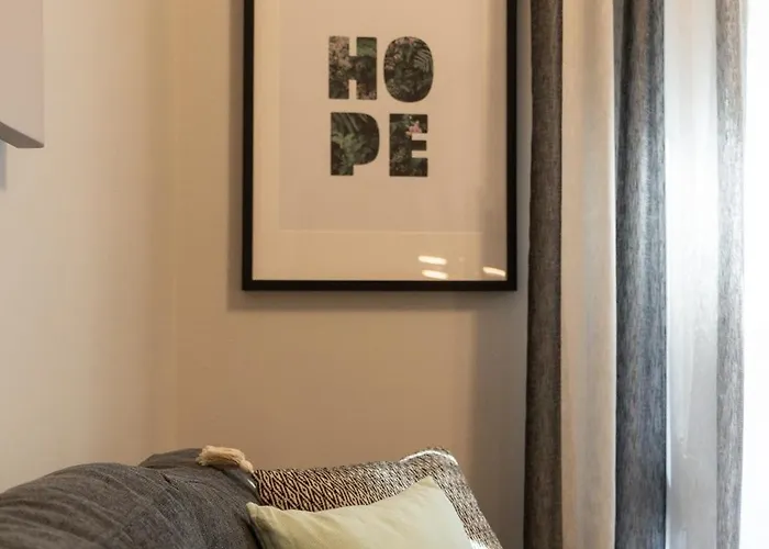 Apartman Urban Hub - Downtown - Balcony - 200mbps - Netflix - Ac *