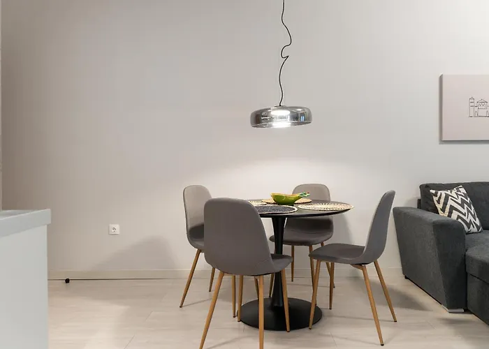 Lägenhet Urban Hub - Downtown - Balcony - 200mbps - Netflix - Ac *