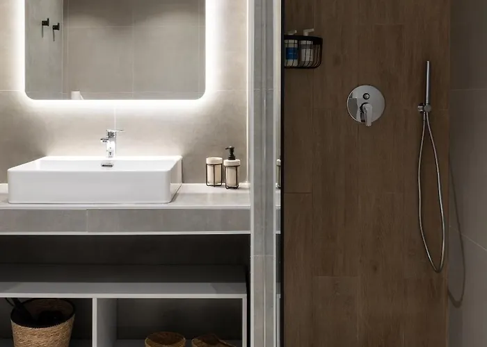 Urban Hub - Downtown - Balcony - 200mbps - Netflix - Ac Lägenhet