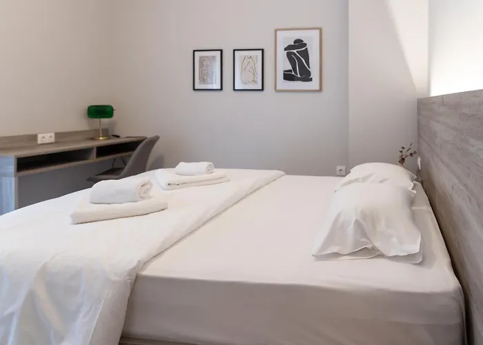 Urban Hub - Downtown - Balcony - 200mbps - Netflix - Ac Thessaloníki