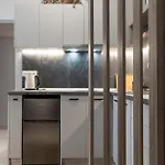 Urban Hub - Downtown - Balcony - 200mbps - Netflix - Ac Thessaloniki