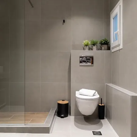 Urban Hub - Downtown - Balcony - 200mbps - Netflix - Ac