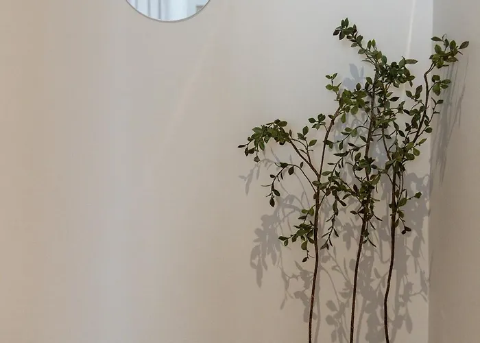 Urban Hub - Downtown - Balcony - 200mbps - Netflix - Ac *