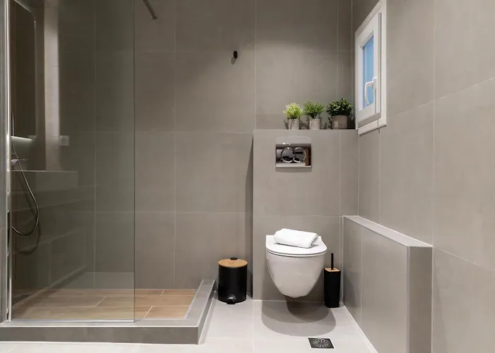 Urban Hub - Downtown - Balcony - 200mbps - Netflix - Ac