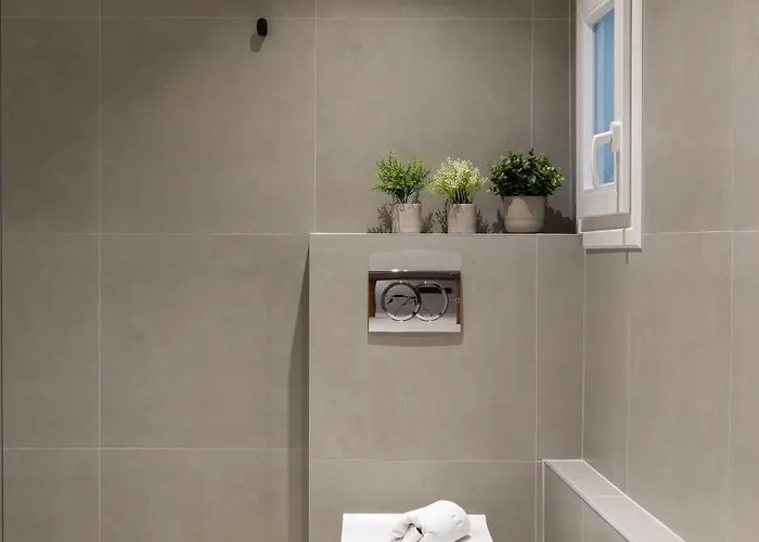 Urban Hub - Downtown - Balcony - 200mbps - Netflix - Ac