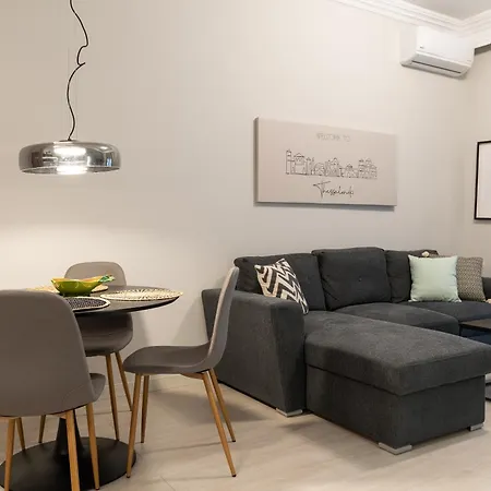 Apartment Urban Hub - Downtown - Balcony - 200mbps - Netflix - Ac Thessaloniki