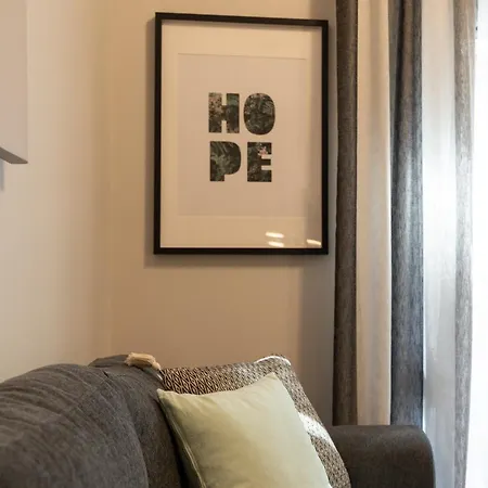 Apartment Urban Hub - Downtown - Balcony - 200mbps - Netflix - Ac *