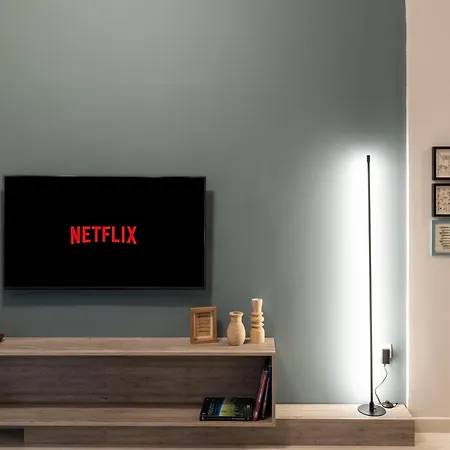Urban Hub - Downtown - Balcony - 200mbps - Netflix - Ac *