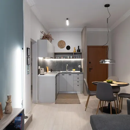 Urban Hub - Downtown - Balcony - 200mbps - Netflix - Ac